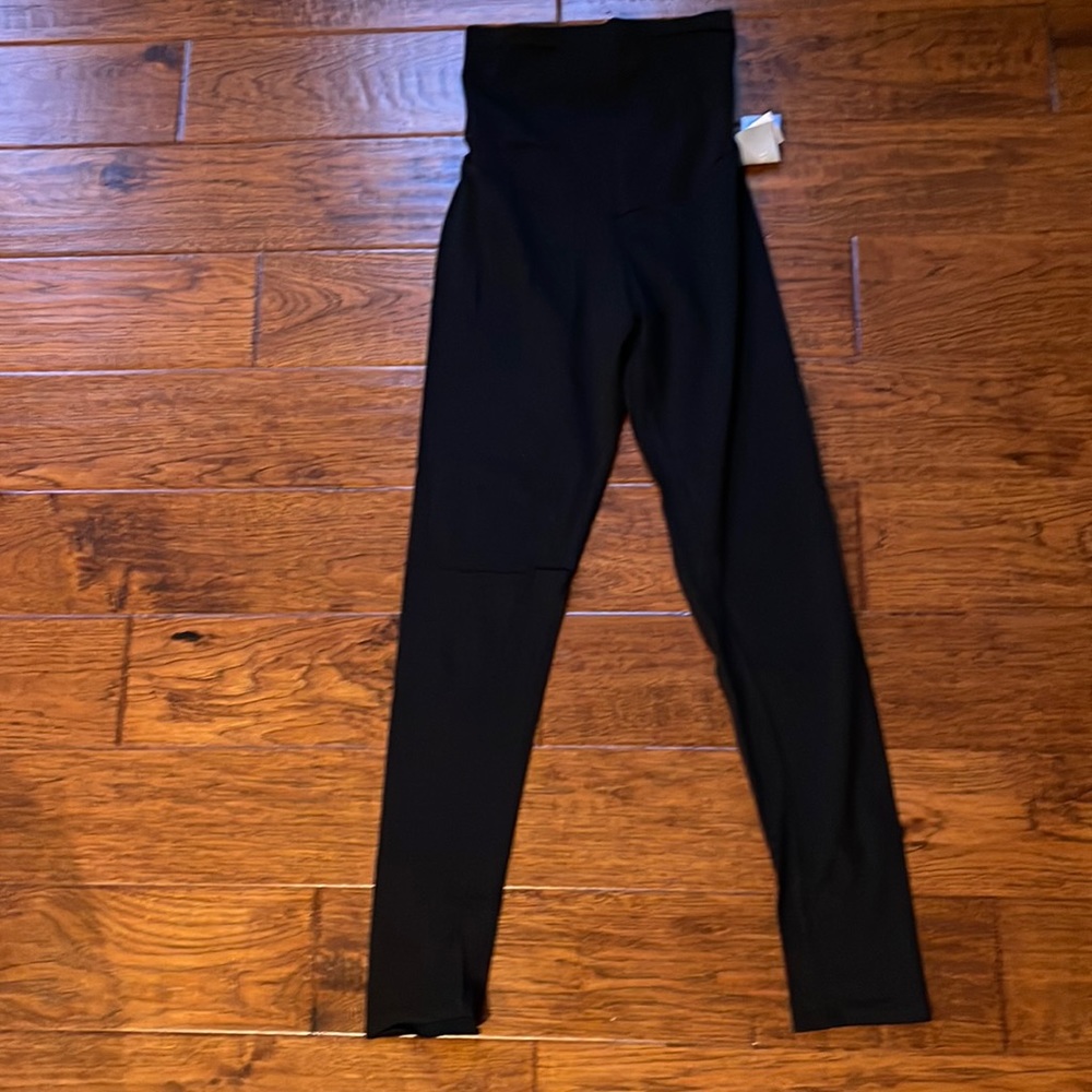 NWT Motherhood maternity leggings